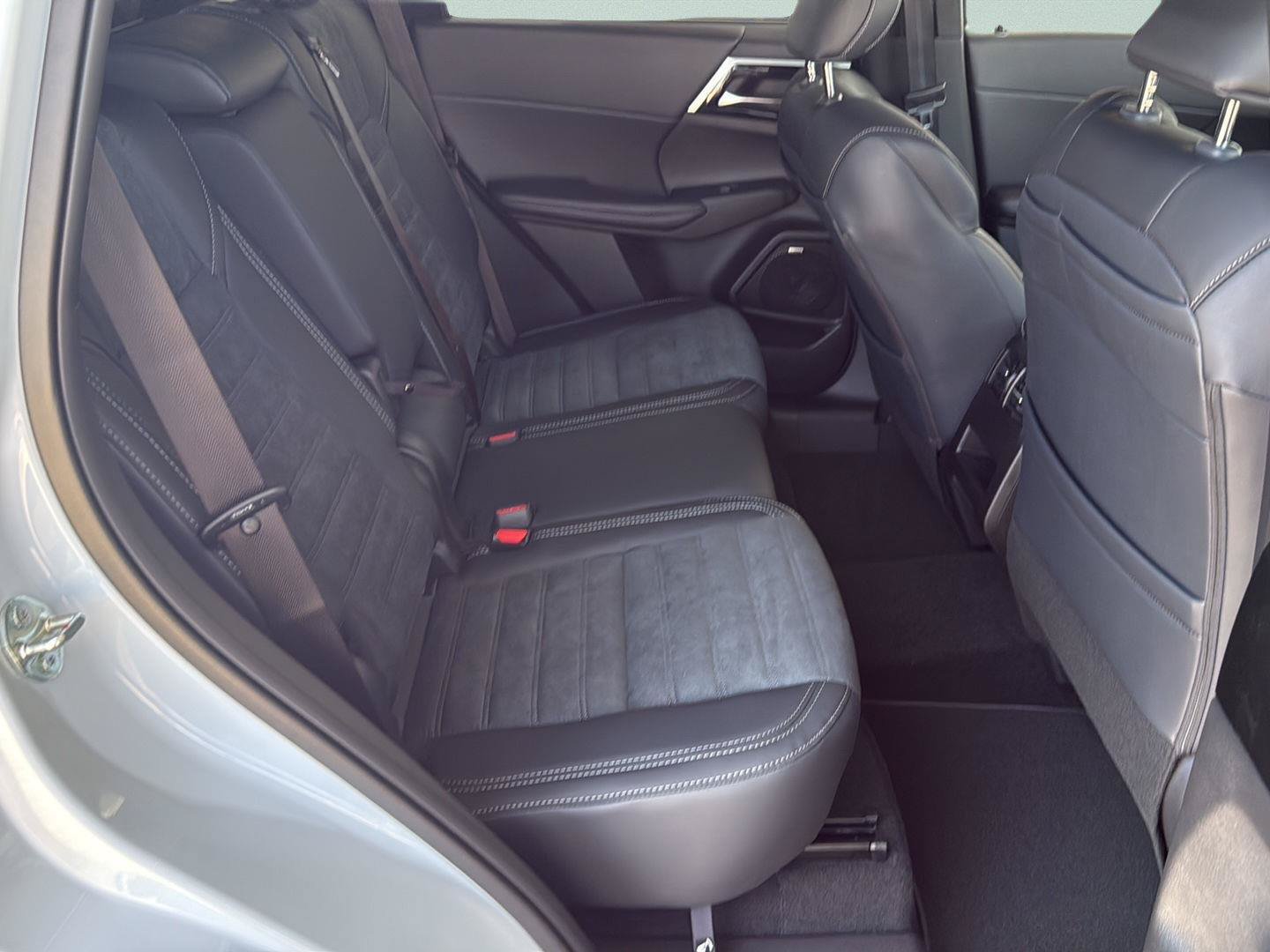 New 2026 Mitsubishi Outlander LE FWD image 26
