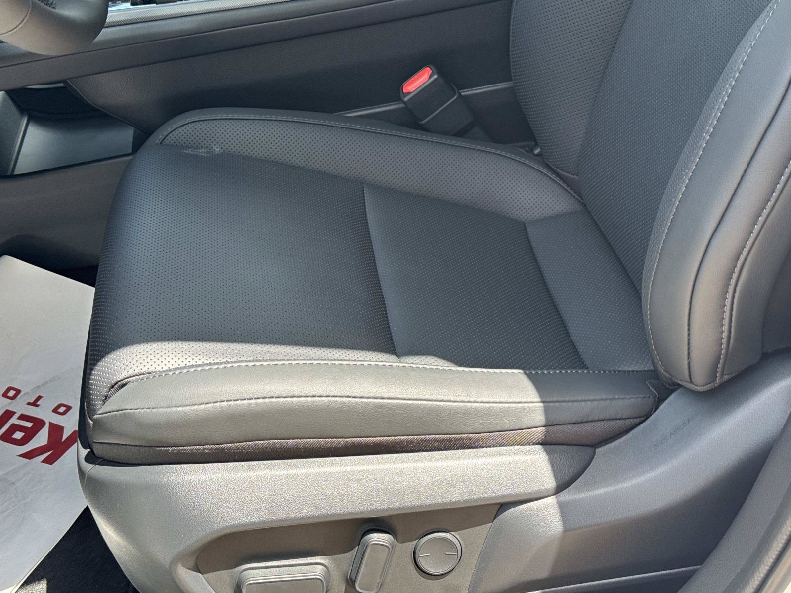 New 2026 Lexus ES 350e w/ Convenience Package FWD image 12