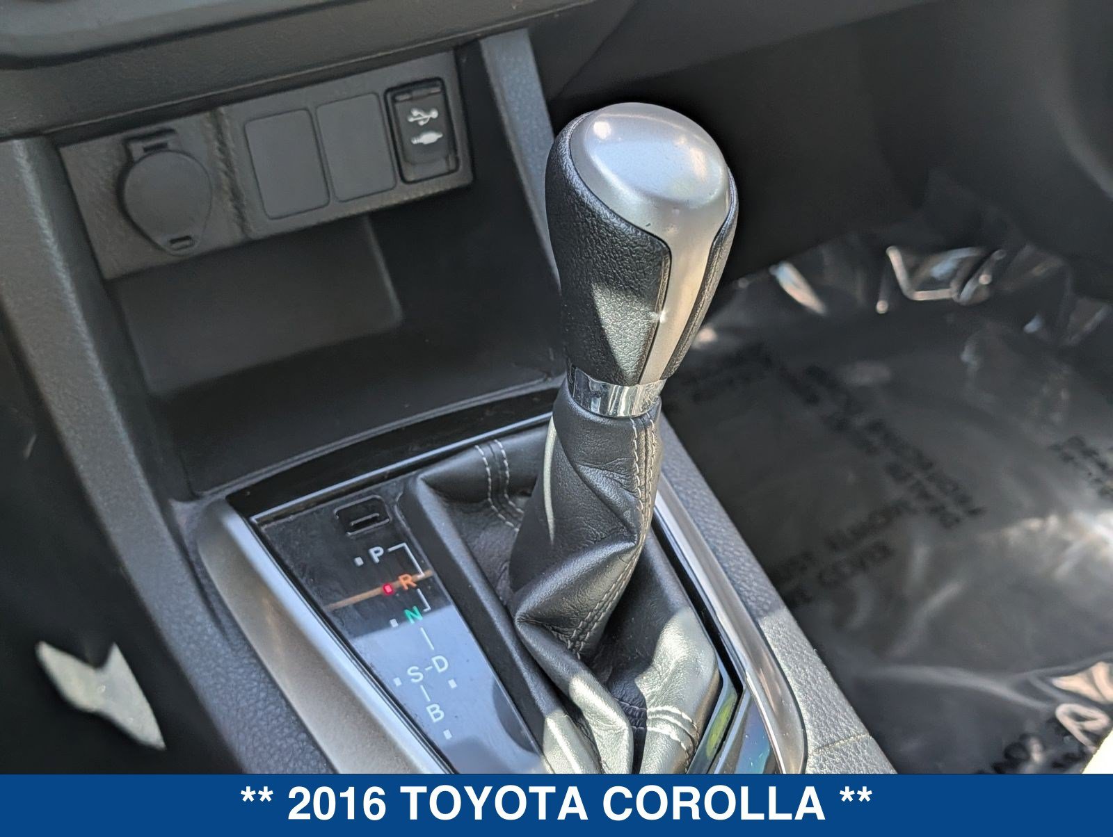 Used 2016 Toyota Corolla LE FWD image 30