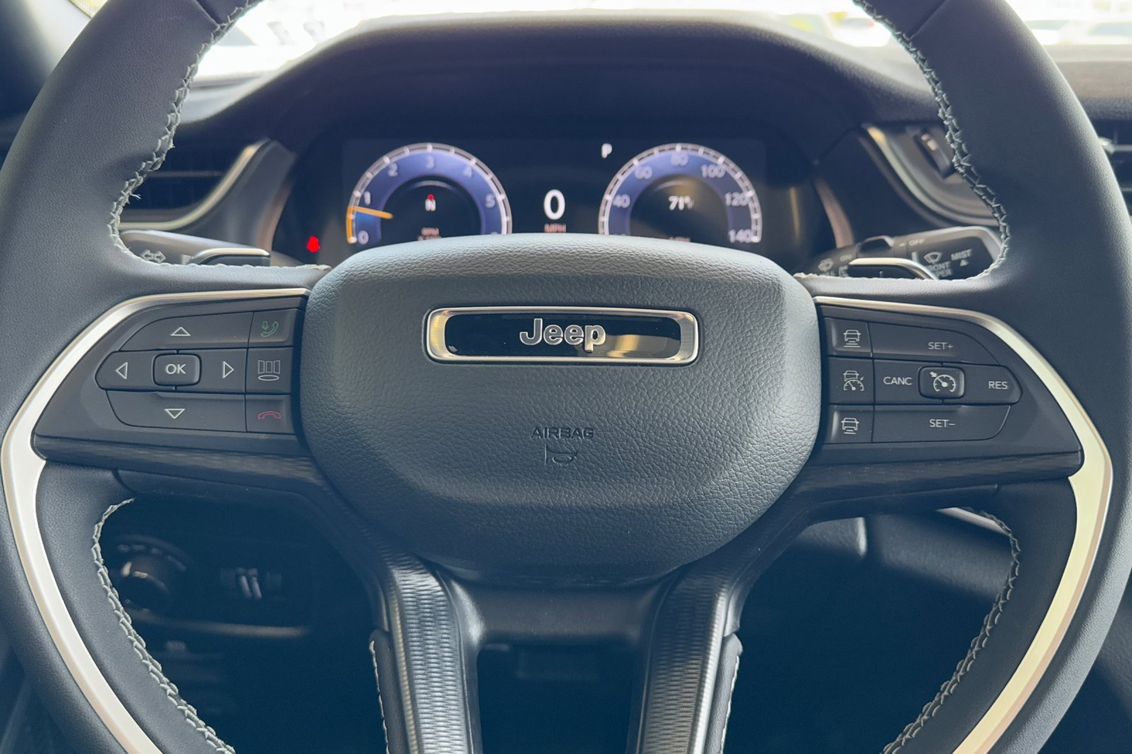 New 2025 Jeep Grand Cherokee L Laredo image 21