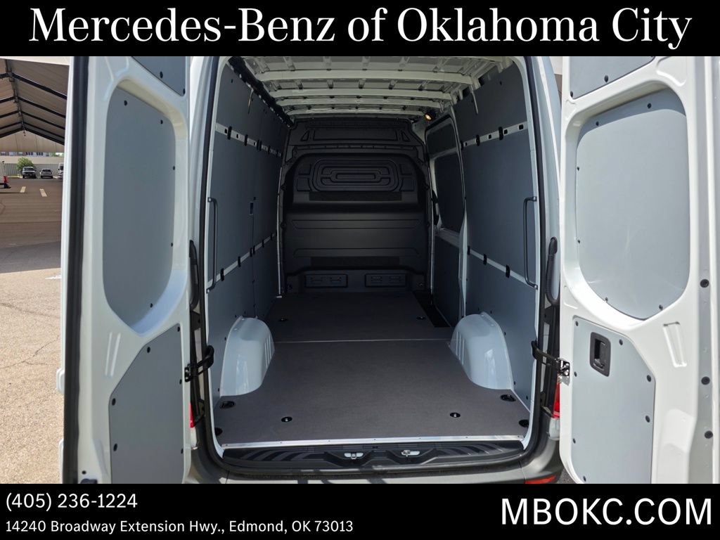 Used 2026 Mercedes-Benz Sprinter 2500 image 5