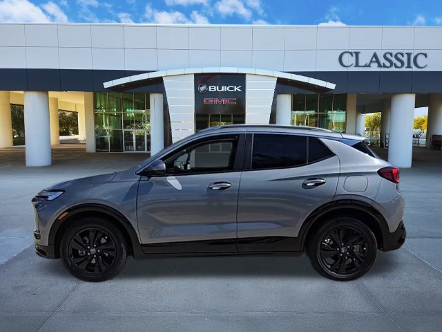 Used 2024 Buick Encore GX Sport Touring FWD image 5