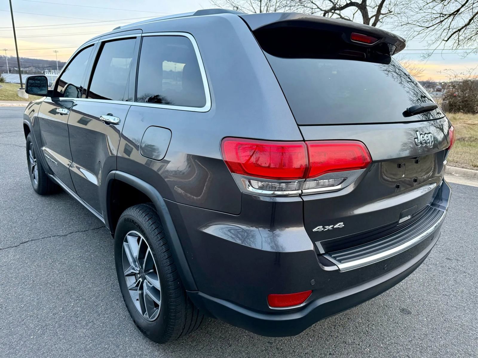 Used 2019 Jeep Grand Cherokee Limited w/ Luxury Group II image 6