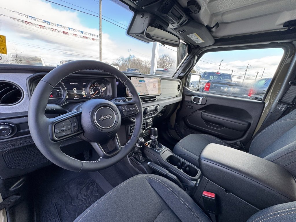 Used 2025 Jeep Wrangler Willys image 20