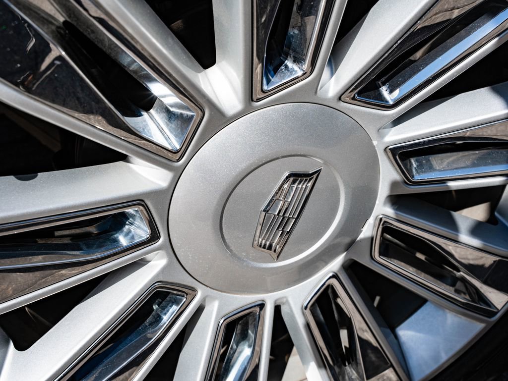 Used 2015 Cadillac Escalade Platinum image 8