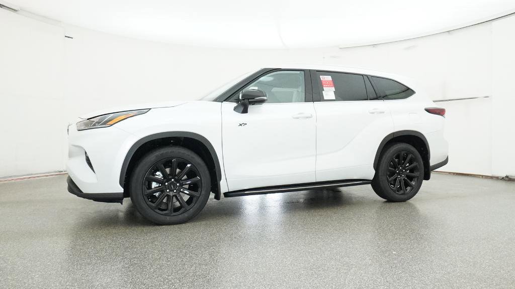 New 2025 Toyota Highlander Limited image 8