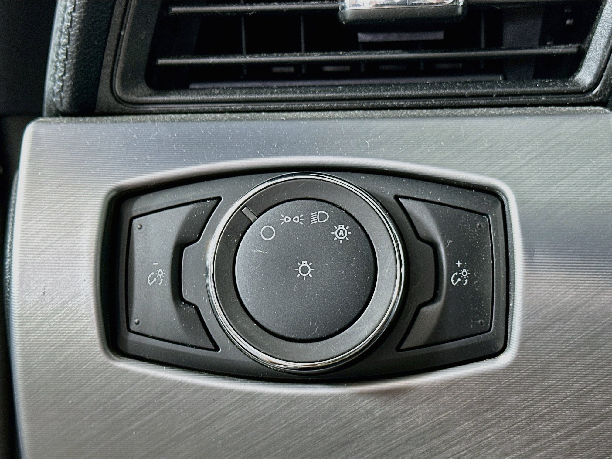 Used 2022 Ford Mustang Premium RWD image 17