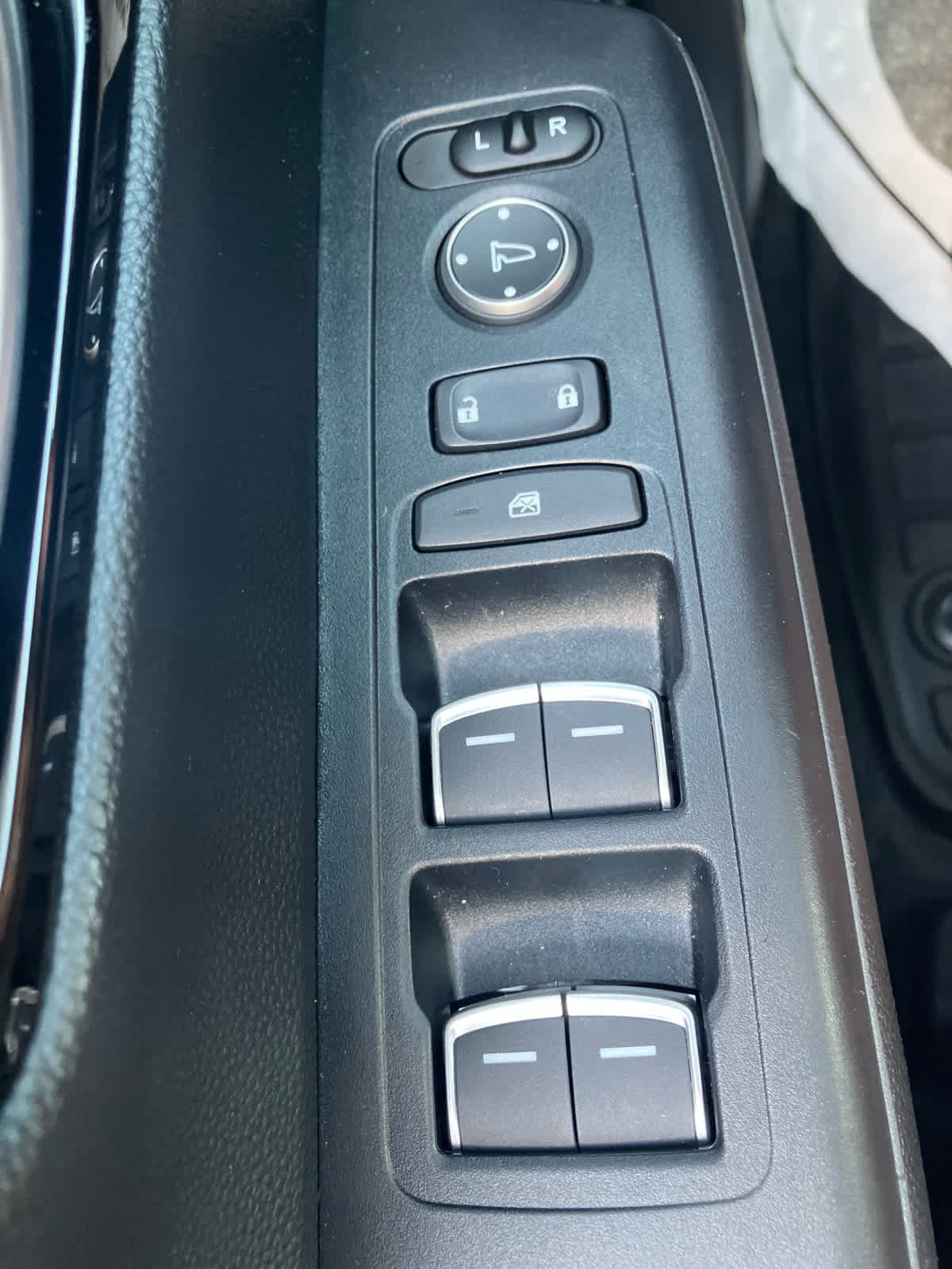 Used 2024 Honda CR-V Sport Touring image 12