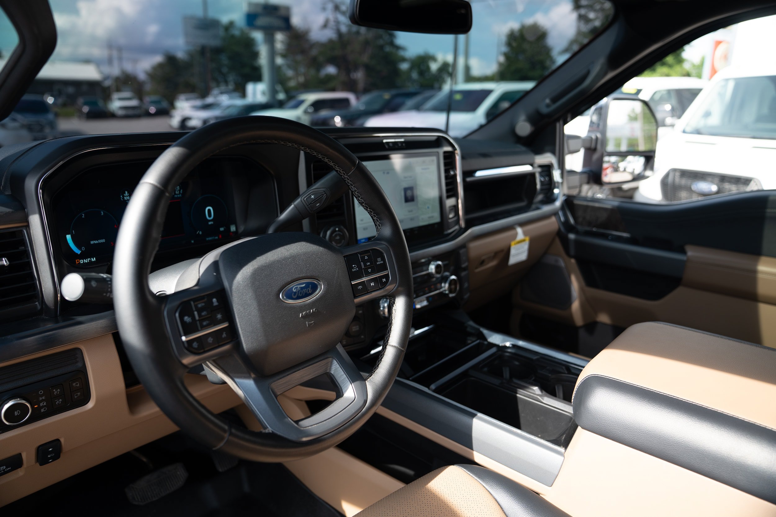 Certified 2025 Ford F350 Lariat w/ Lariat Ultimate Package AWD/4WD image 13