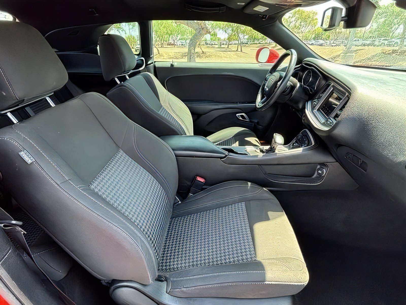 Used 2020 Dodge Challenger SXT RWD image 29