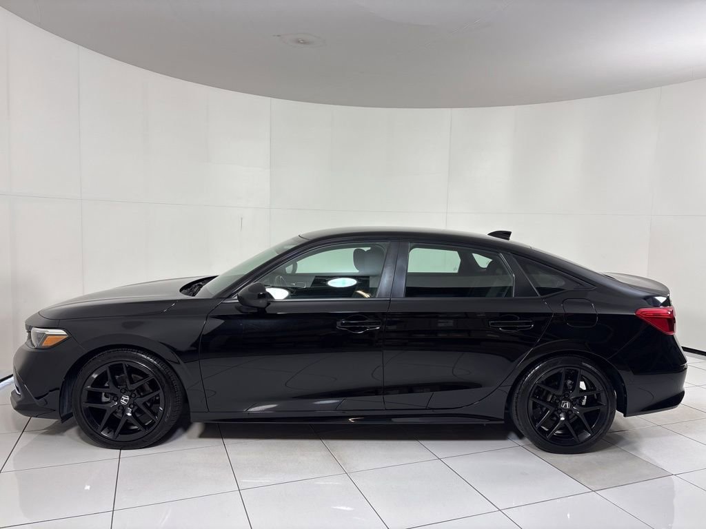 Used 2023 Honda Civic Sport image 2