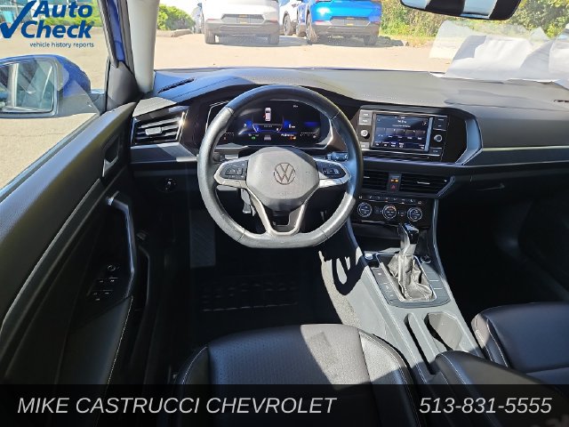 Used 2024 Volkswagen Jetta SE FWD image 12