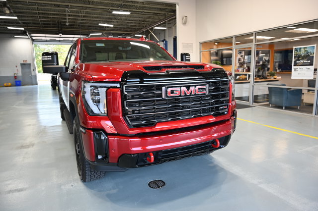 New 2026 GMC Sierra 2500 AT4 w/ AT4 Premium Plus Package AWD/4WD image 3