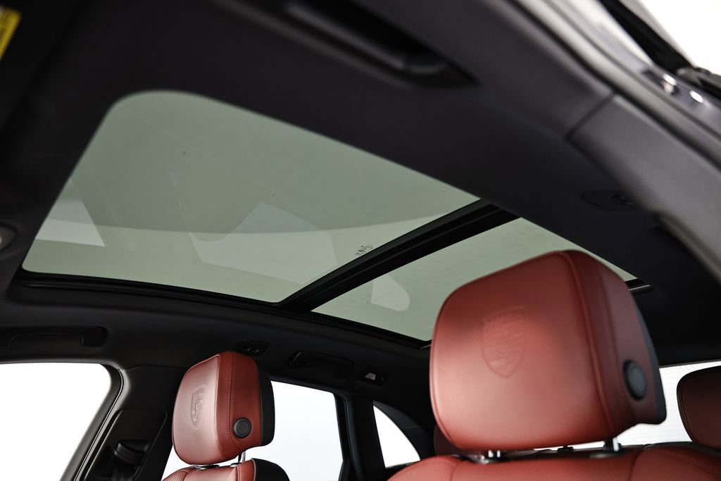 New 2026 Porsche Macan image 24