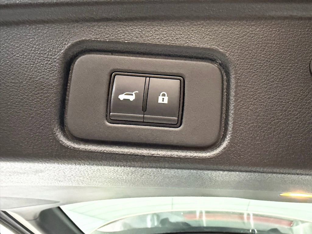 Used 2024 Nissan Pathfinder SL image 28