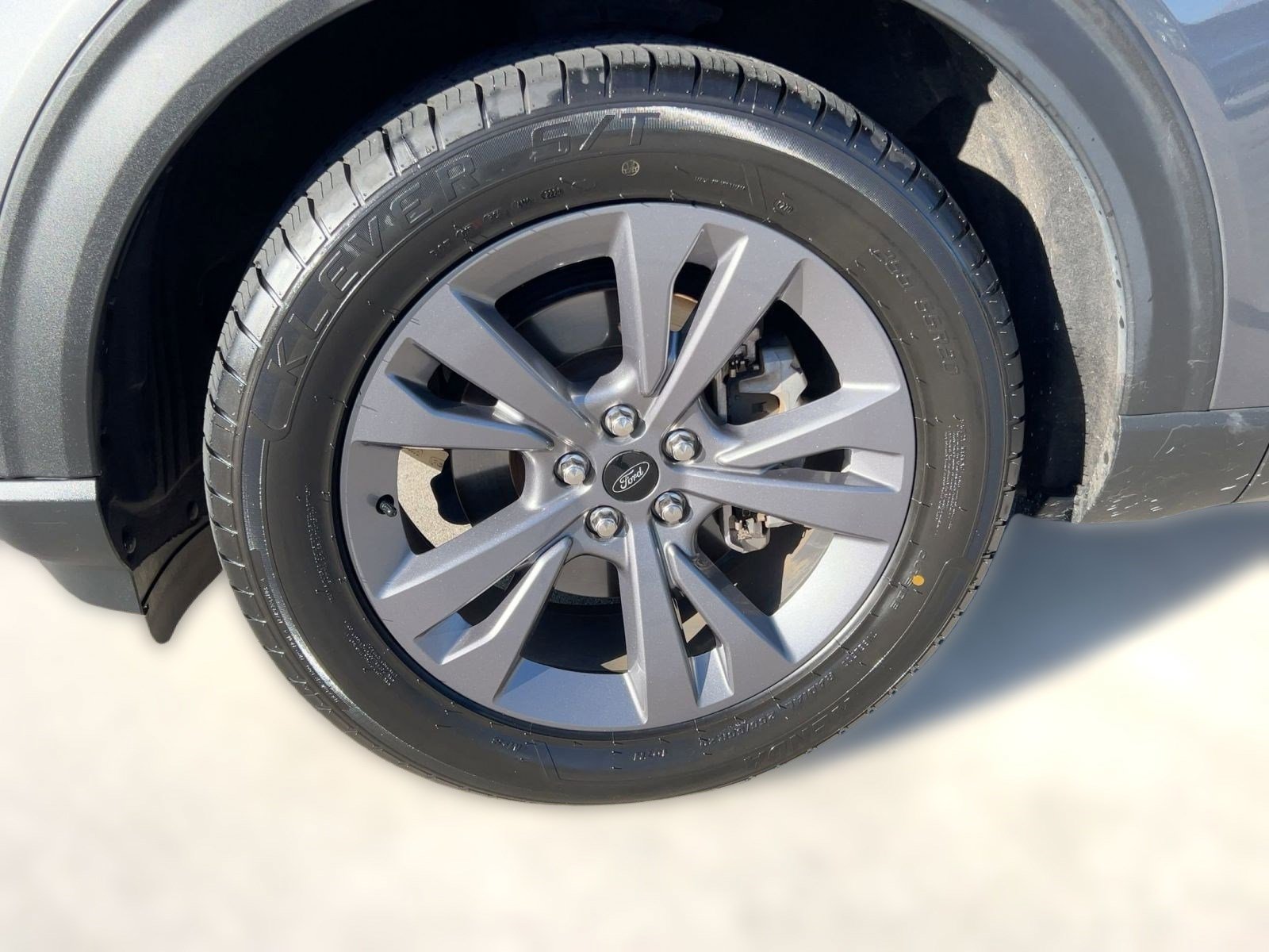 Used 2022 Ford Explorer XLT w/ Equipment Group 202A image 12