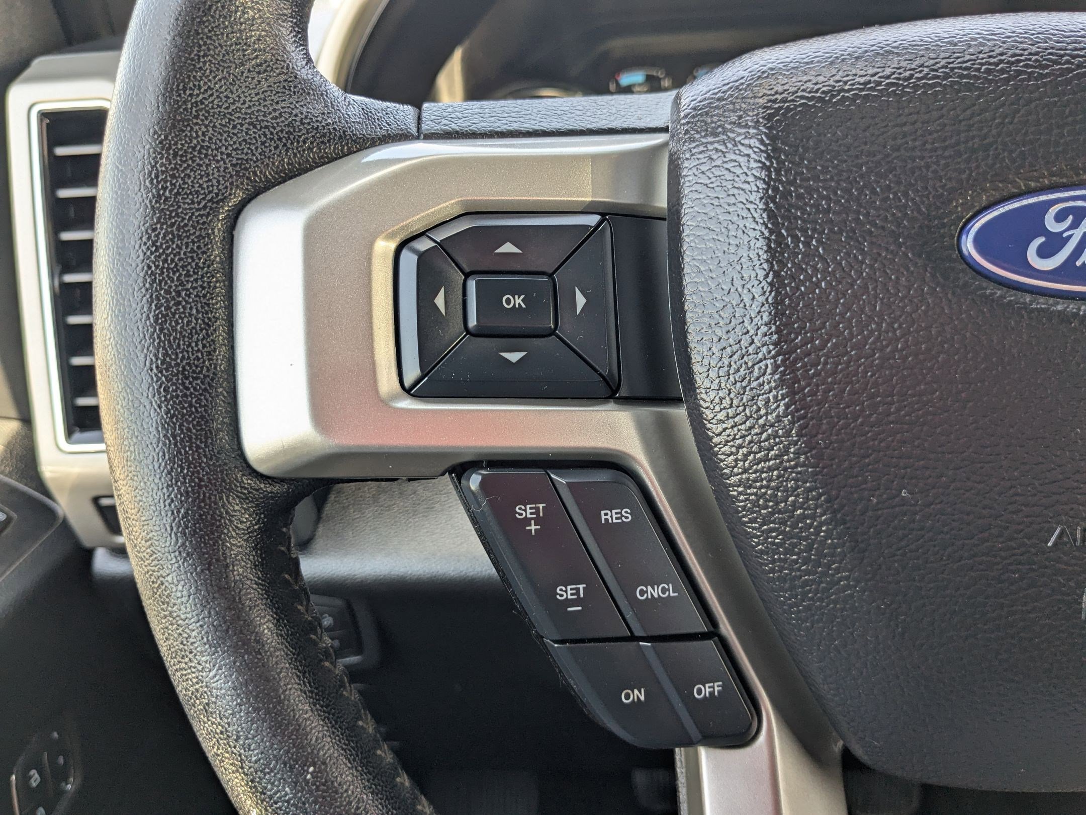 Used 2020 Ford F150 Lariat w/ Equipment Group 502A Luxury AWD/4WD image 18