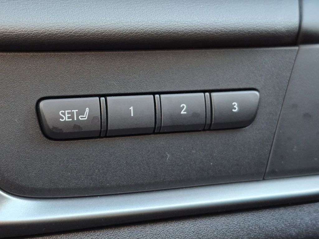 Used 2023 Lexus RZ 450e Premium image 17