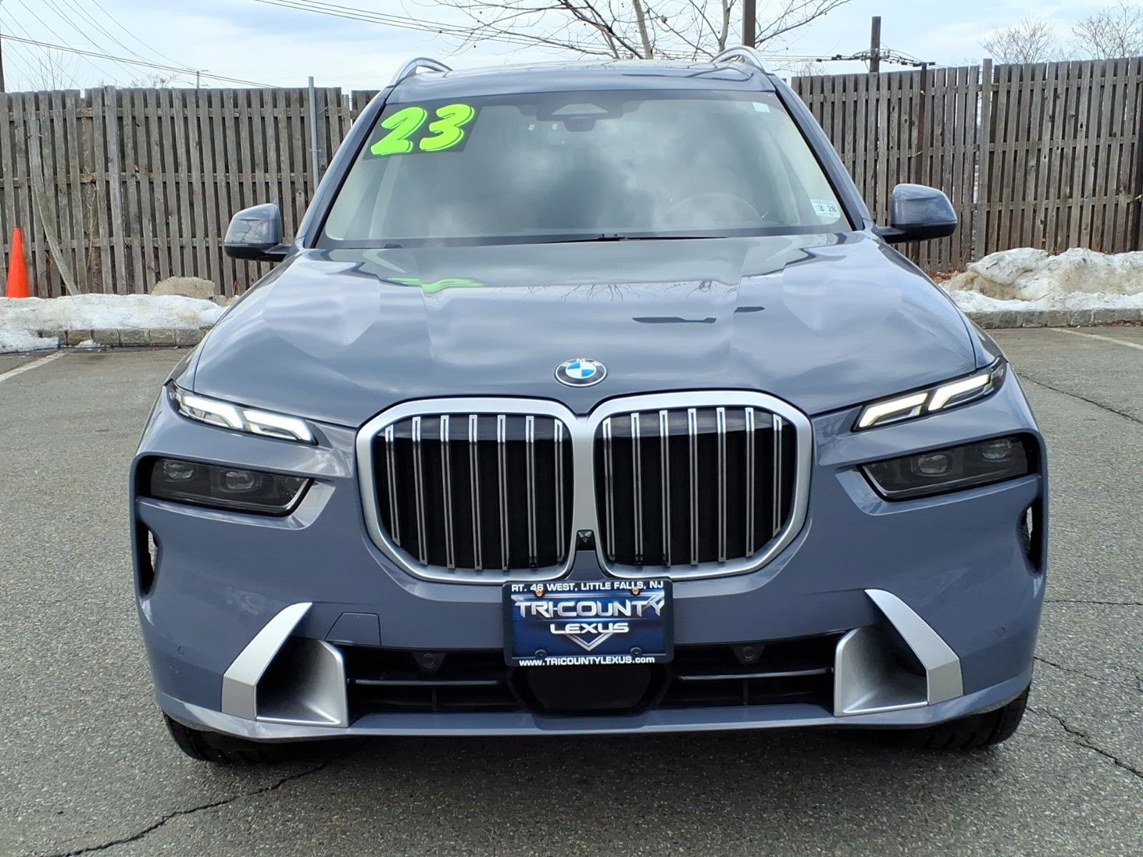 Used 2023 BMW X7 xDrive40i w/ Premium Package image 2