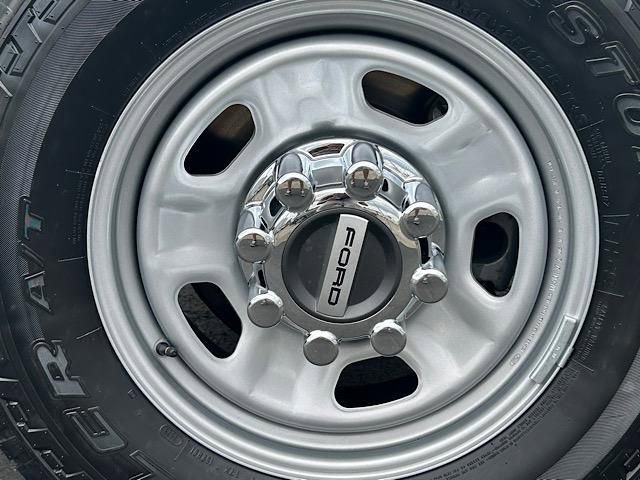 New 2026 Ford F350 XL w/ XL Chrome Package image 40