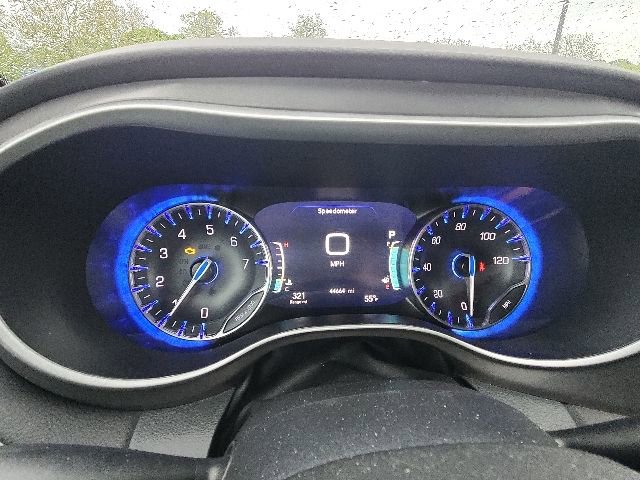 Used 2025 Chrysler Pacifica Select FWD image 12