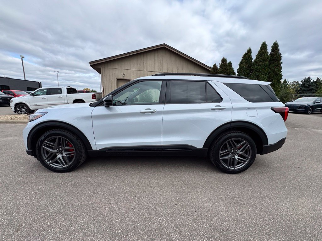 Used 2026 Ford Explorer ST w/ Sun And Sound Package AWD/4WD image 12