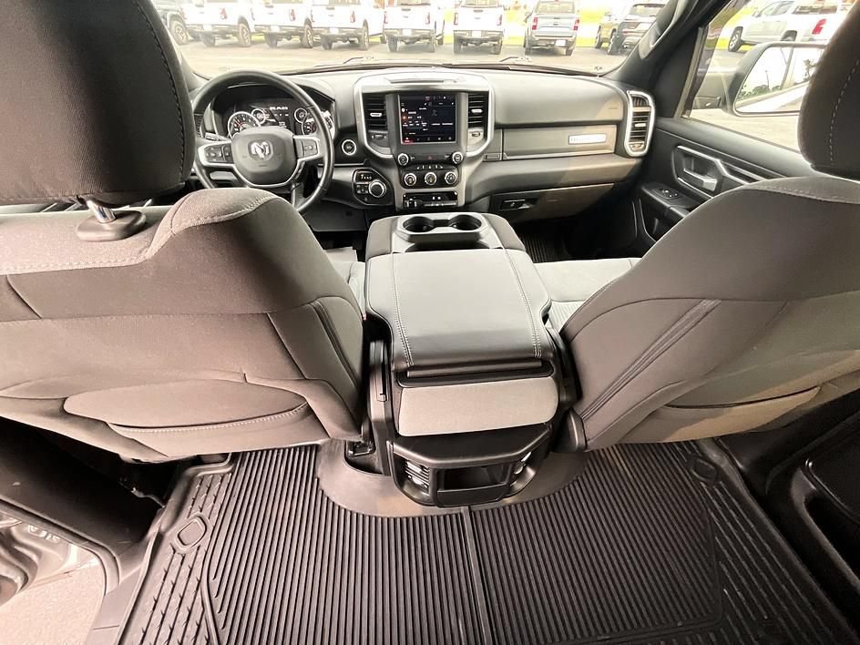 Used 2023 RAM 1500 Big Horn AWD/4WD image 30