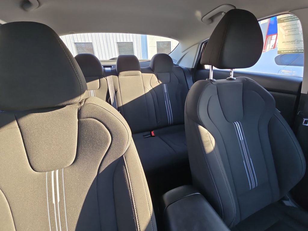 Used 2023 Hyundai Elantra SEL image 15