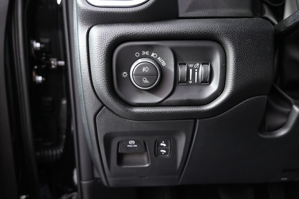 Used 2026 RAM 1500 Laramie AWD/4WD image 24