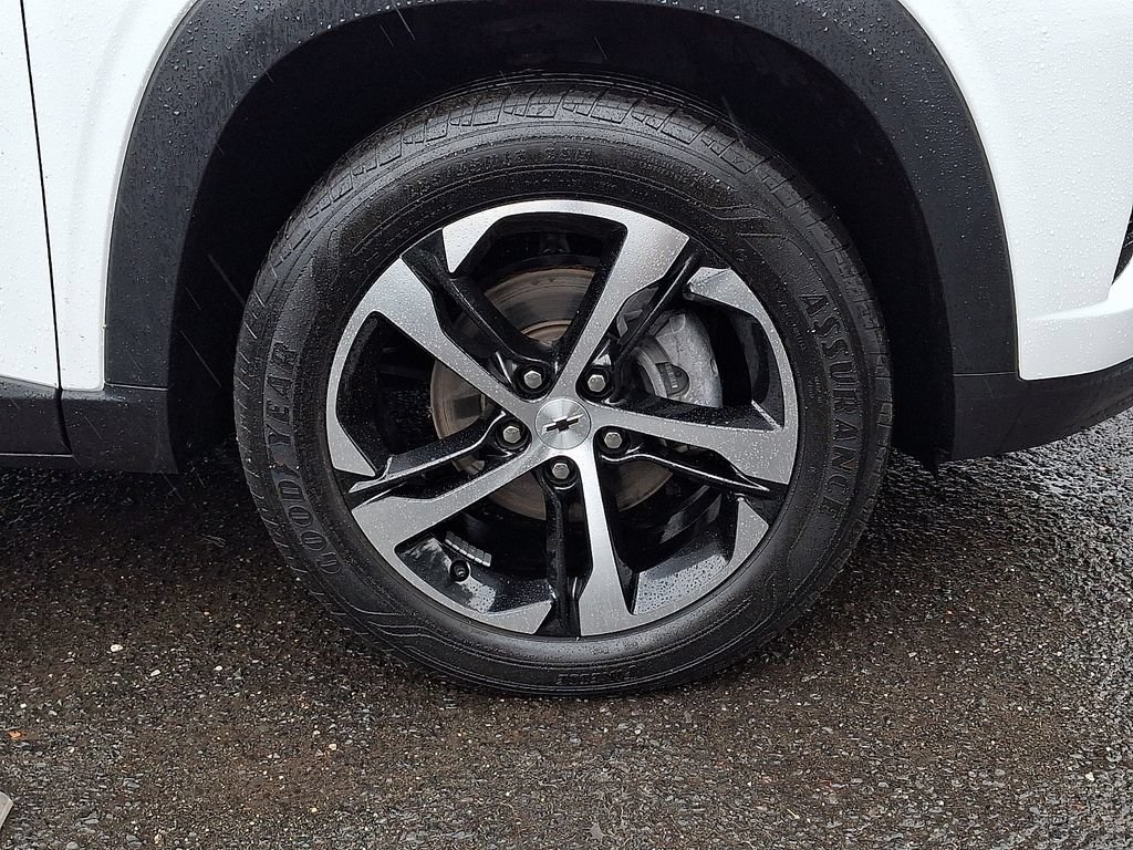 Certified 2024 Chevrolet Trax RS FWD image 33