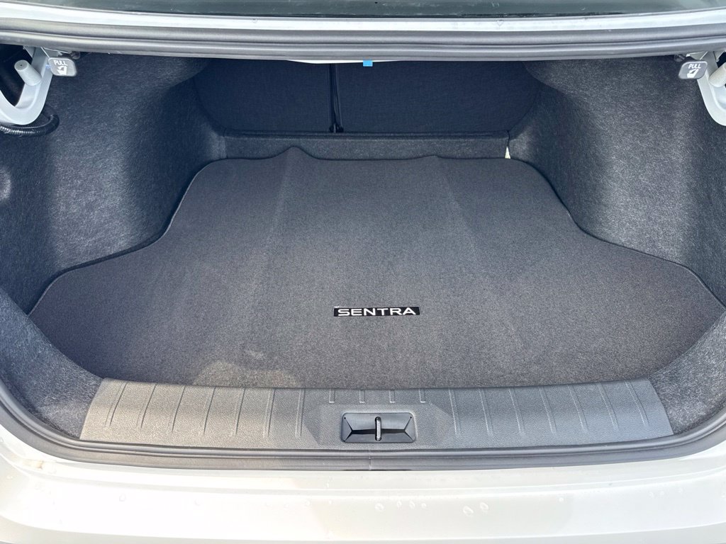 New 2026 Nissan Sentra SR w/ SR Premium Package FWD image 17