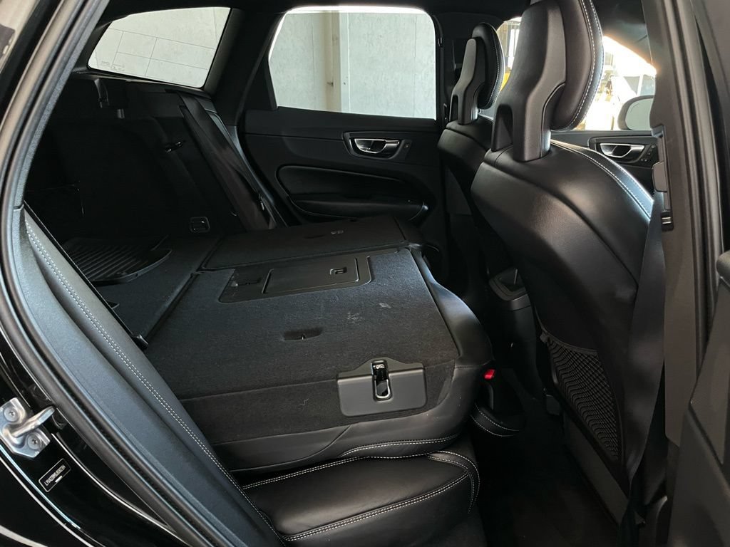 Used 2018 Volvo XC60 T6 R-Design w/ Convenience Package AWD/4WD image 22