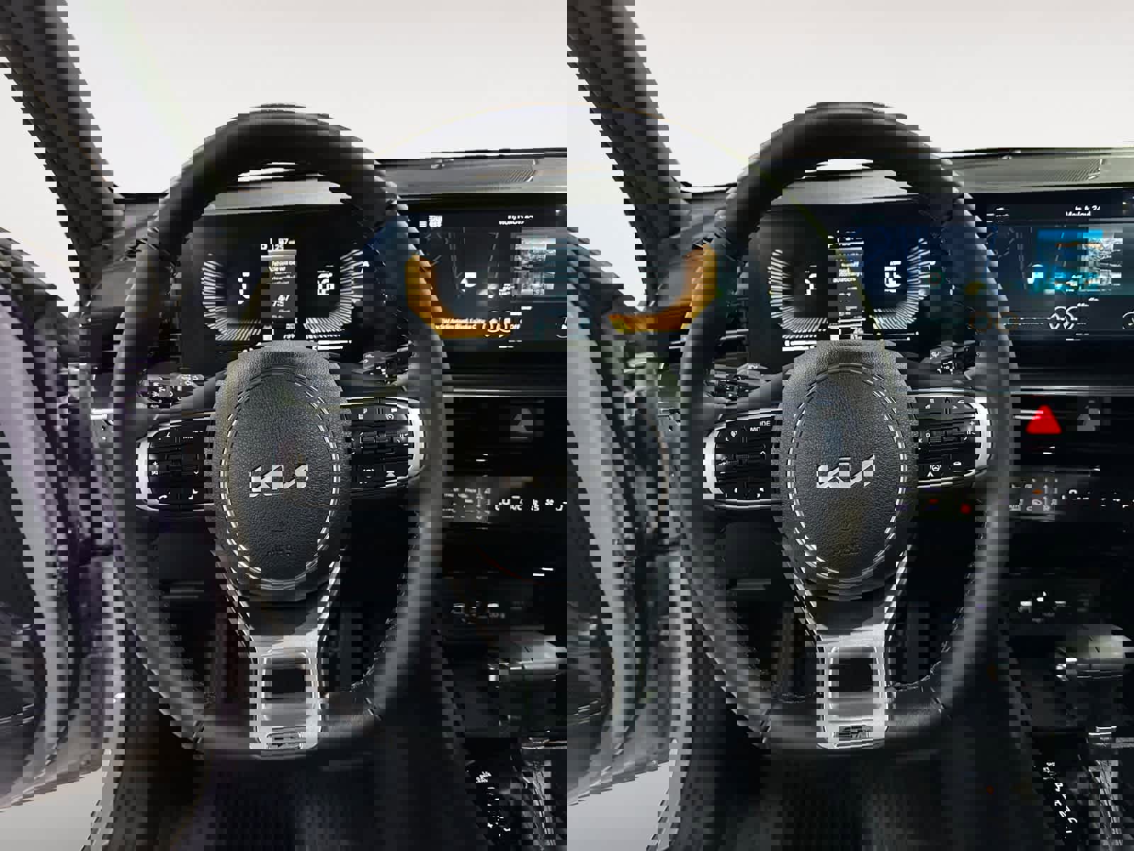 Used 2025 Kia K5 GT-Line w/ GT-Line Premium Package image 16