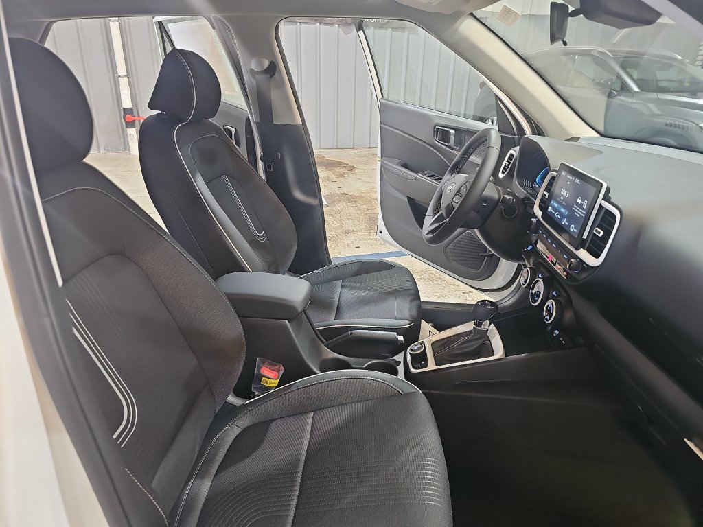 New 2026 Hyundai Venue SEL FWD image 10