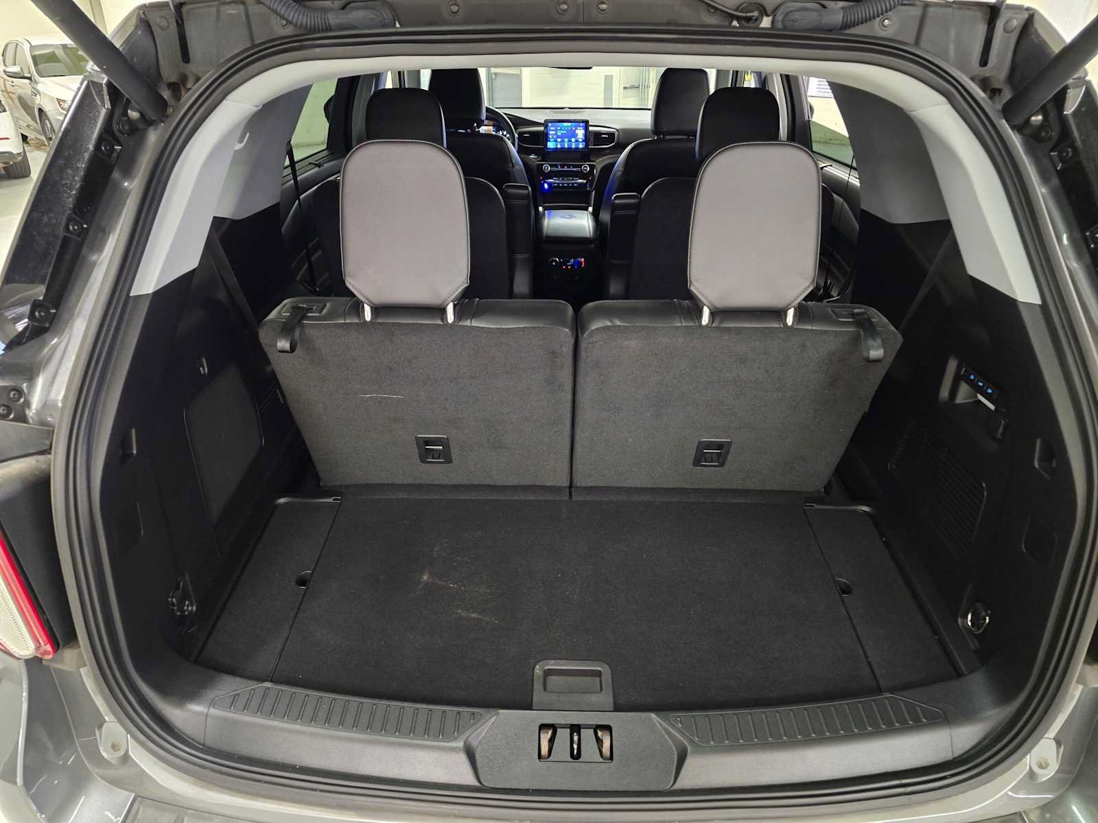 Used 2022 Ford Explorer Limited w/ Hybrid Equipment Group 310A RWD image 13