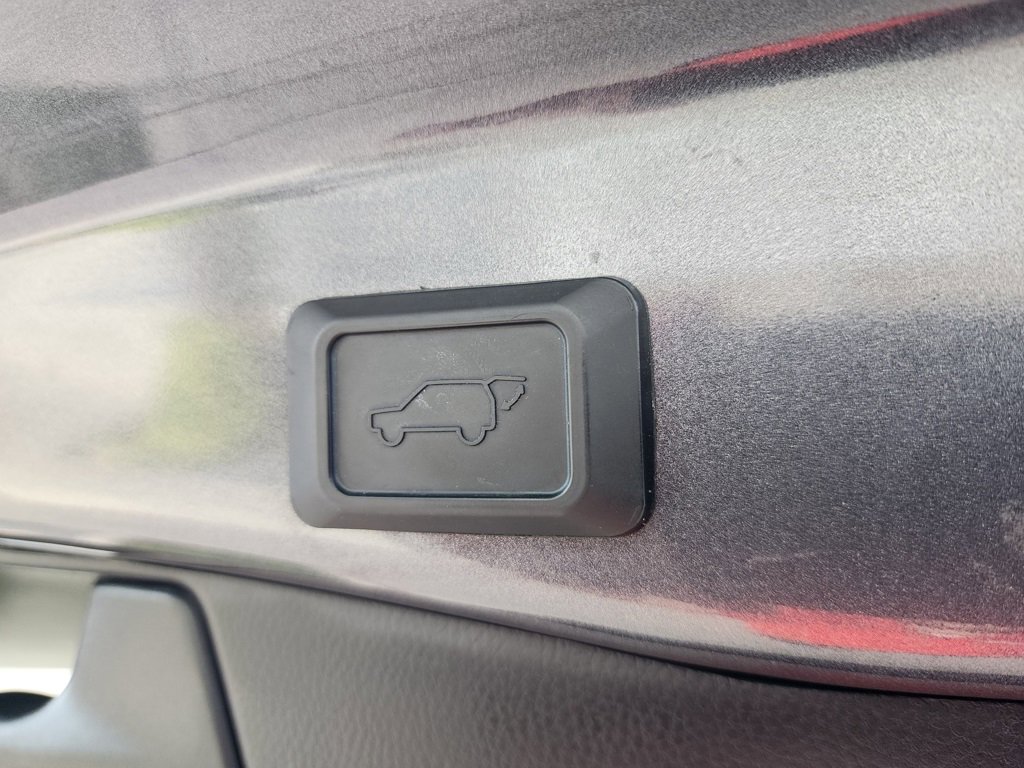 Used 2020 Toyota RAV4 XSE image 15