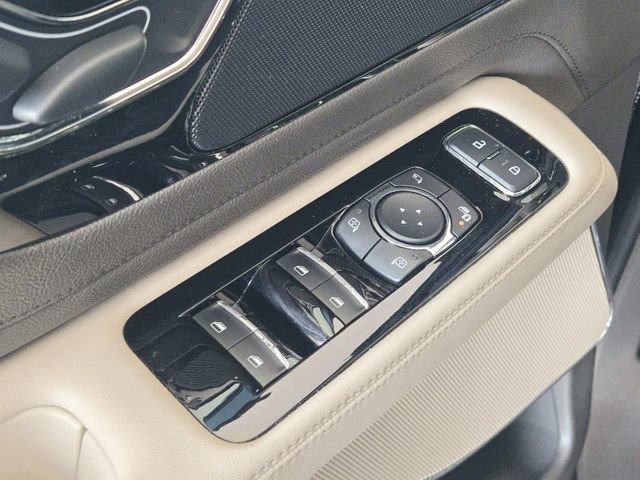 Used 2021 Lincoln Aviator 2WD image 36