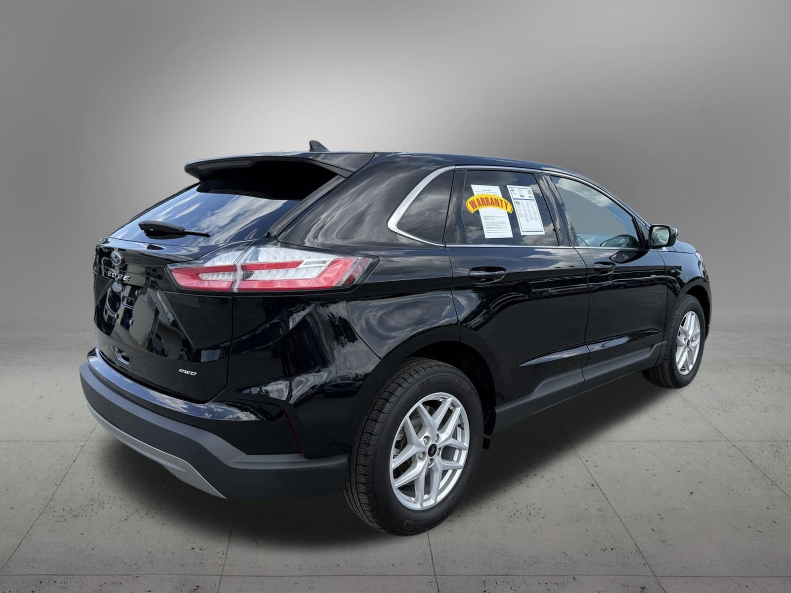 Used 2023 Ford Edge SEL w/ Convenience Package AWD/4WD image 4