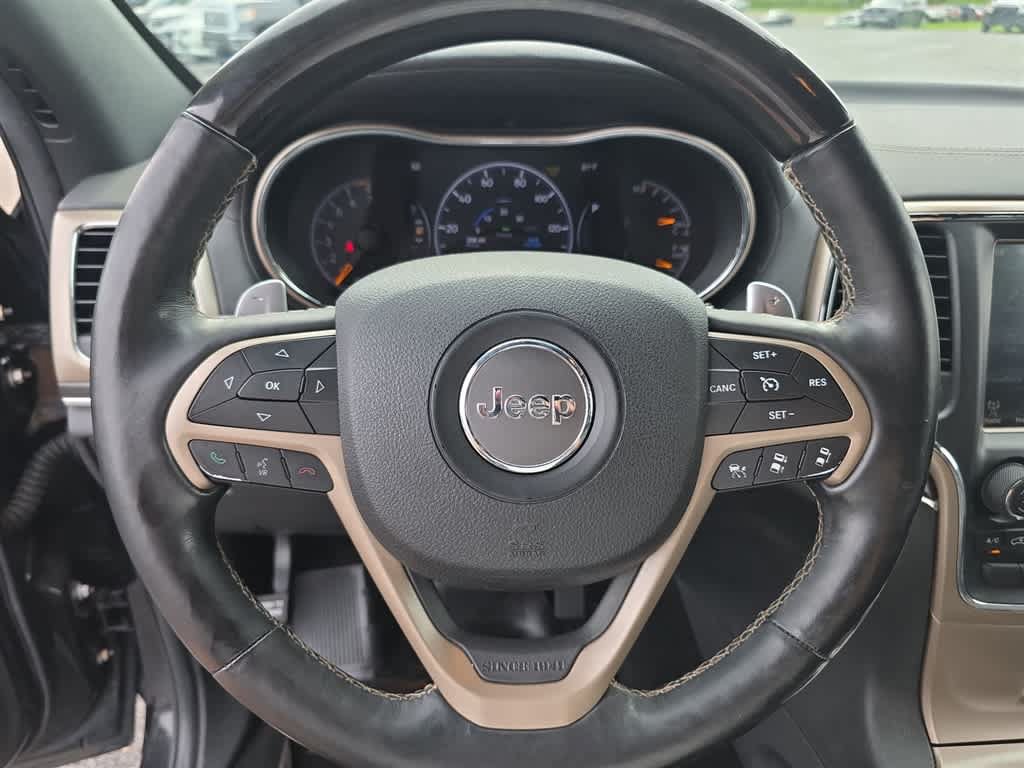 Used 2015 Jeep Grand Cherokee Overland w/ Advanced Technology Group AWD/4WD image 18
