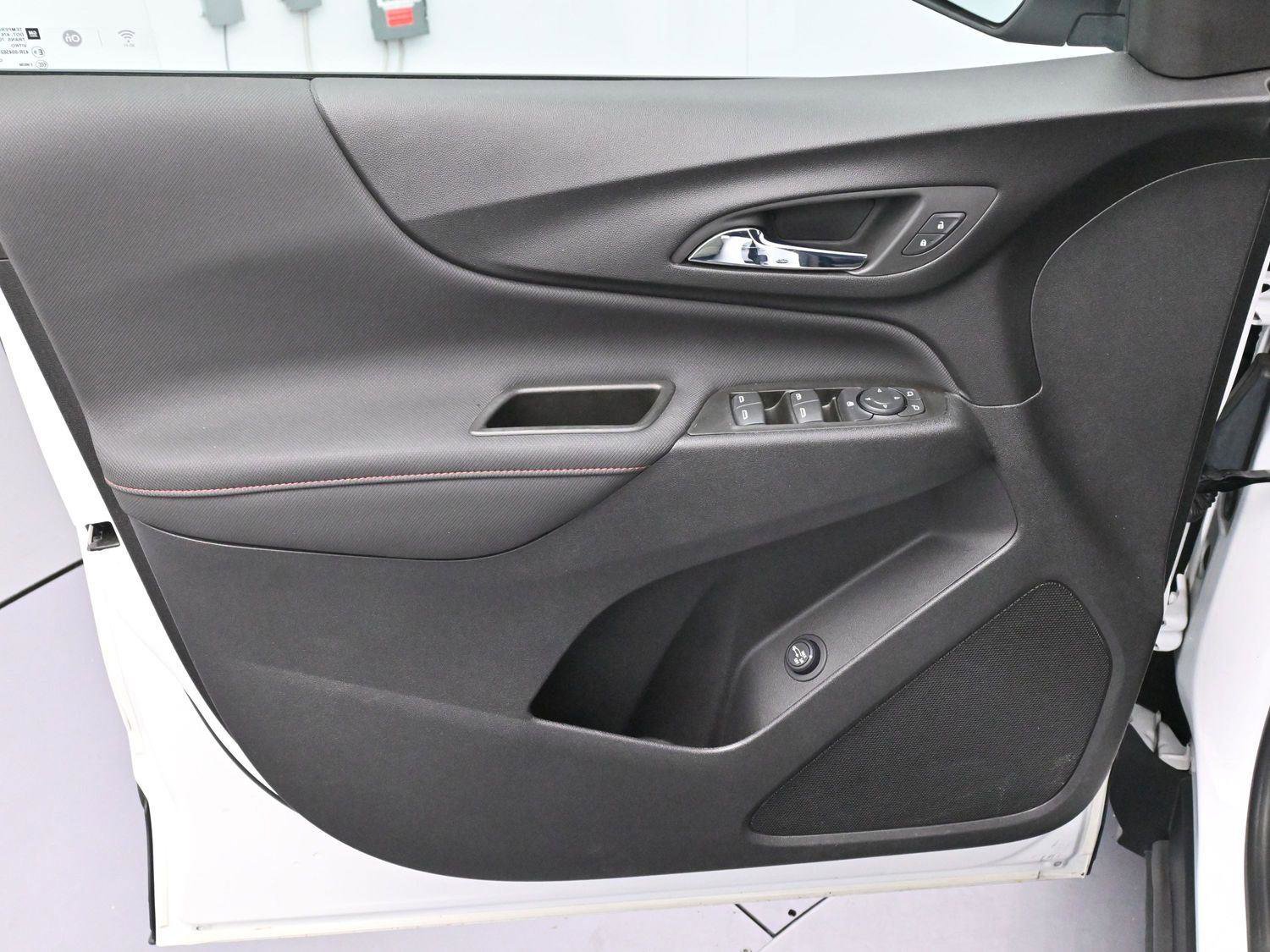 Used 2023 Chevrolet Equinox RS image 11