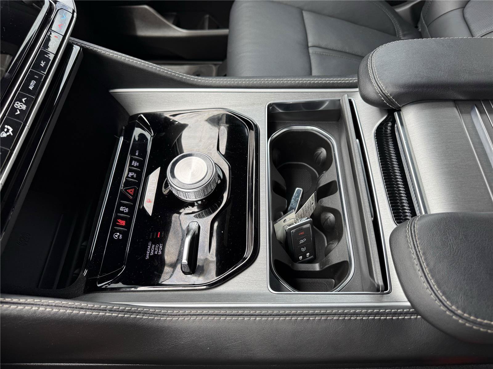 New 2025 Jeep Wagoneer L Series II AWD/4WD image 24