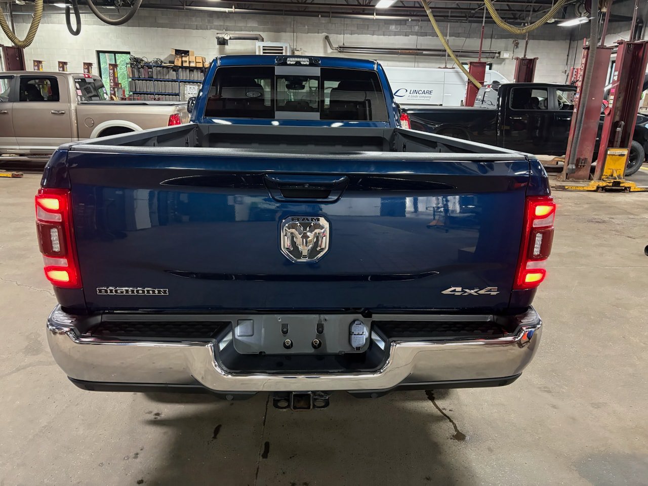 Used 2022 RAM 3500 Big Horn w/ Level C Equiment Group AWD/4WD image 8