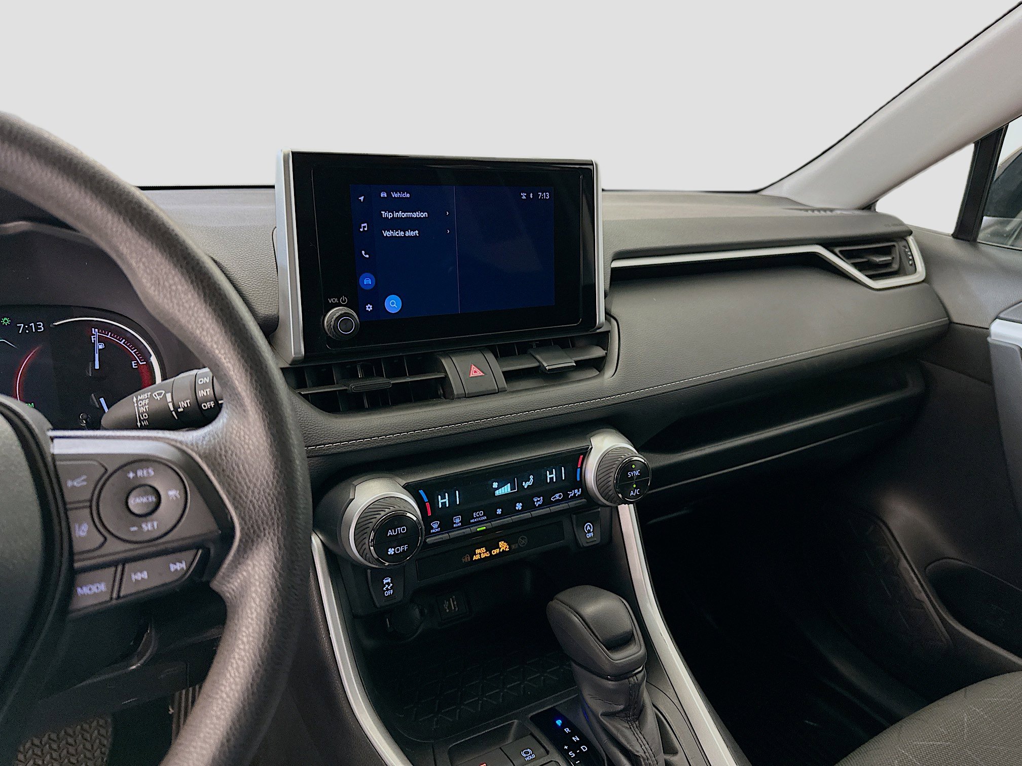 Used 2024 Toyota RAV4 XLE image 26