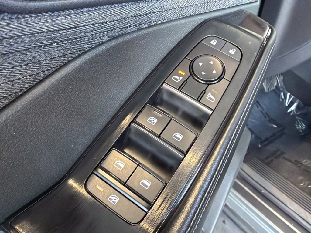 Used 2023 Nissan Rogue SV FWD image 19