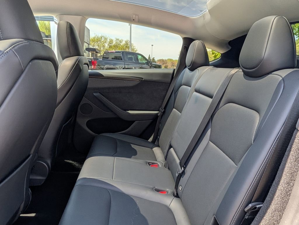 Used 2026 Tesla Model Y Long Range AWD/4WD image 27