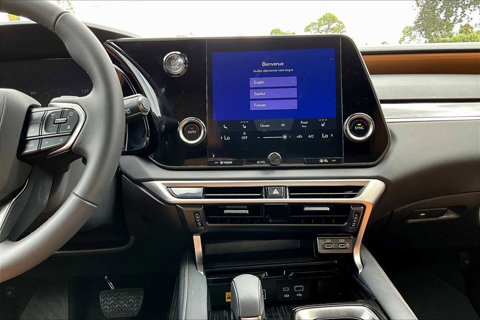 Used 2025 Lexus RX 350 FWD w/ Technology Package image 6