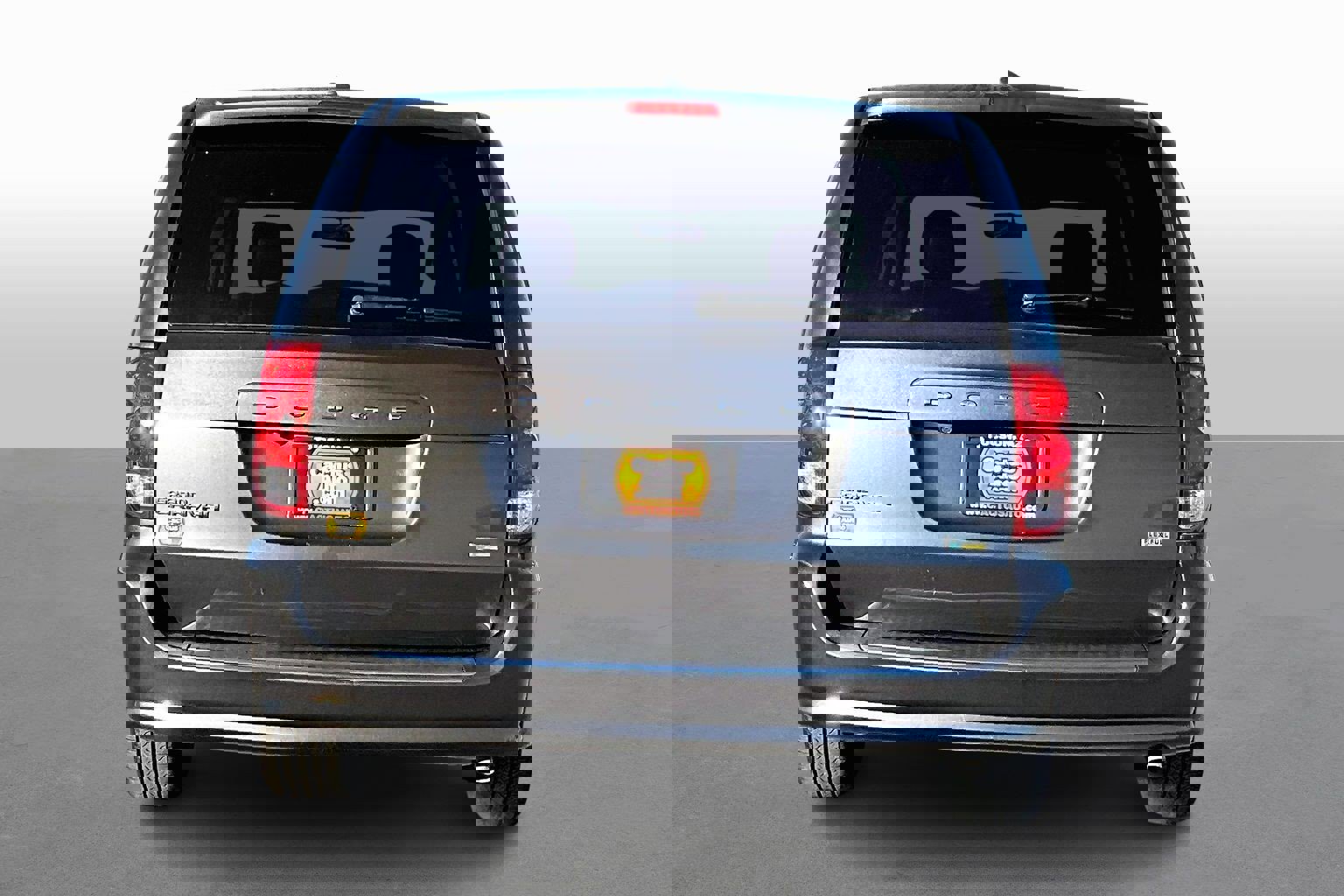 Used 2018 Dodge Grand Caravan SE w/ UConnect Hands-Free Group image 4