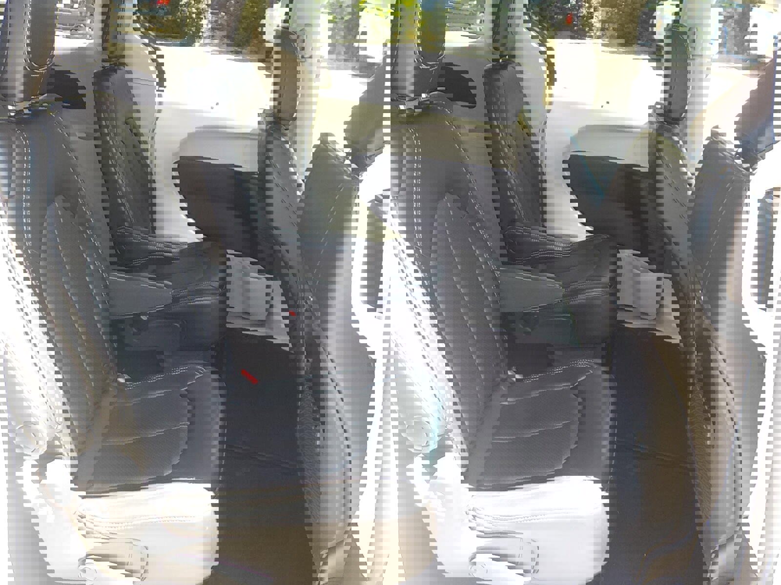 Used 2024 Chrysler Pacifica Touring-L image 14