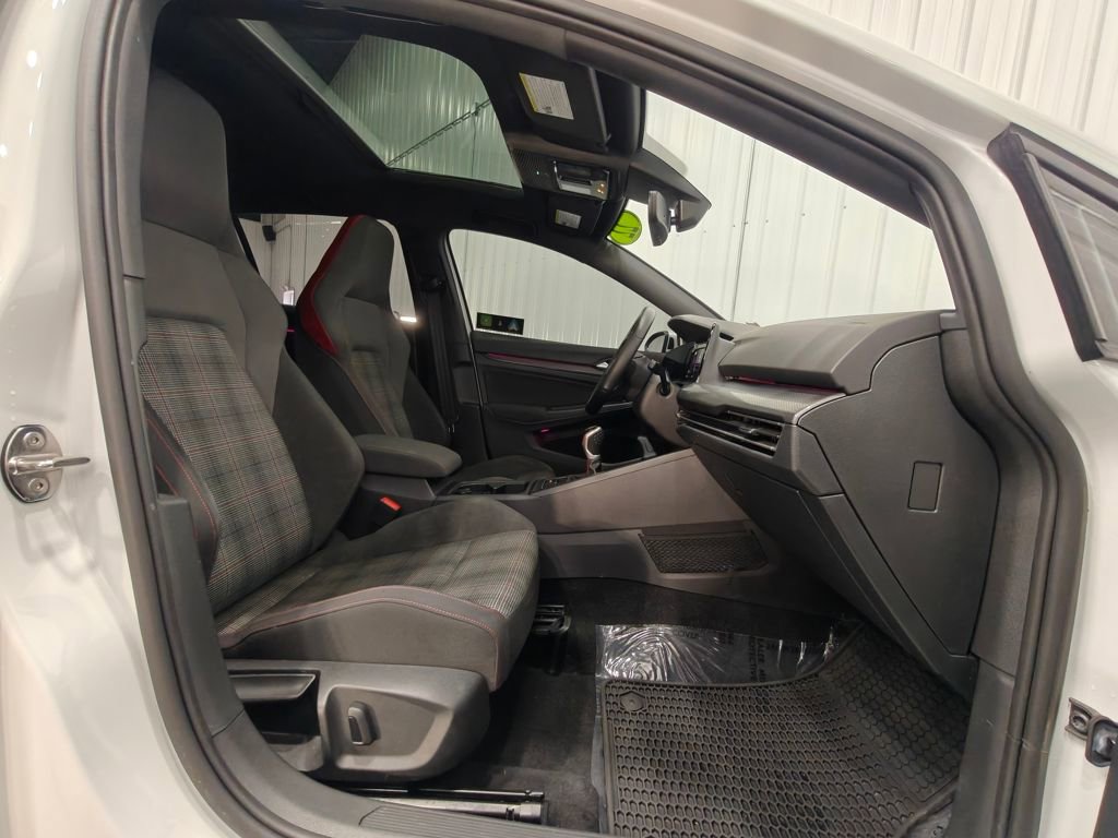 Used 2022 Volkswagen GTI SE FWD image 24