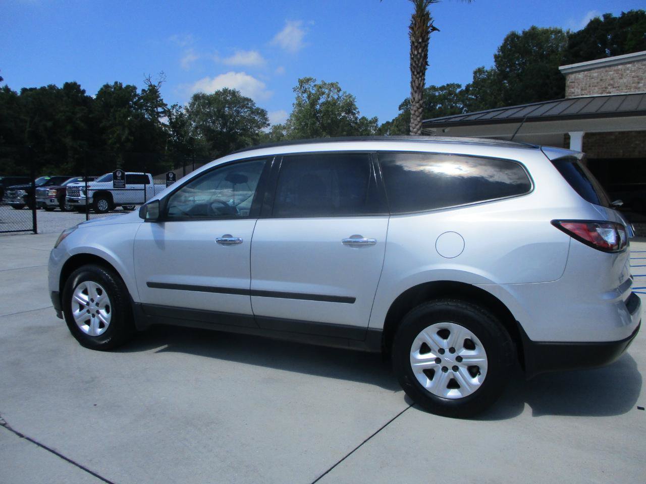 Used 2015 Chevrolet Traverse LS FWD image 20